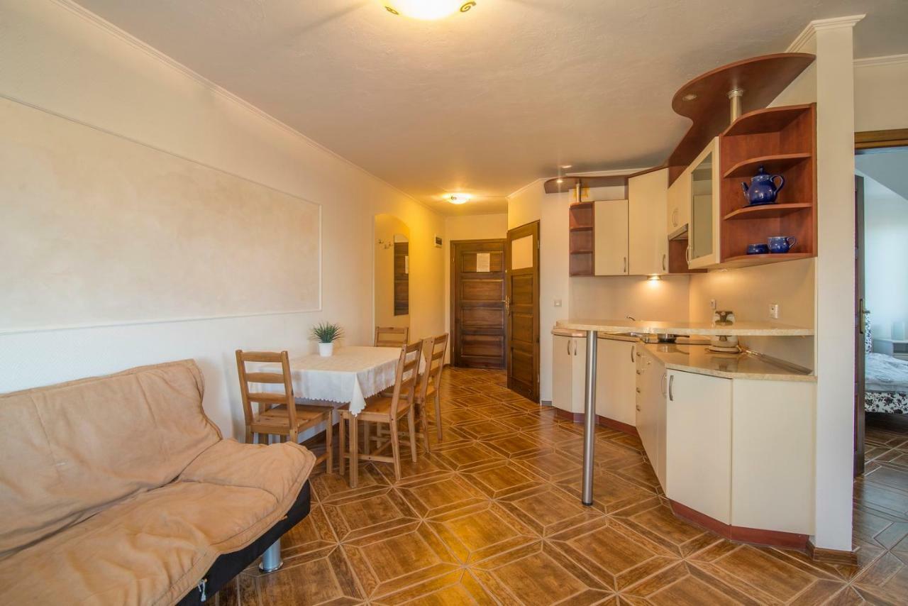 Pionow Rodzinne Apartamenty Urocza 10 Krynica Morska Exterior photo