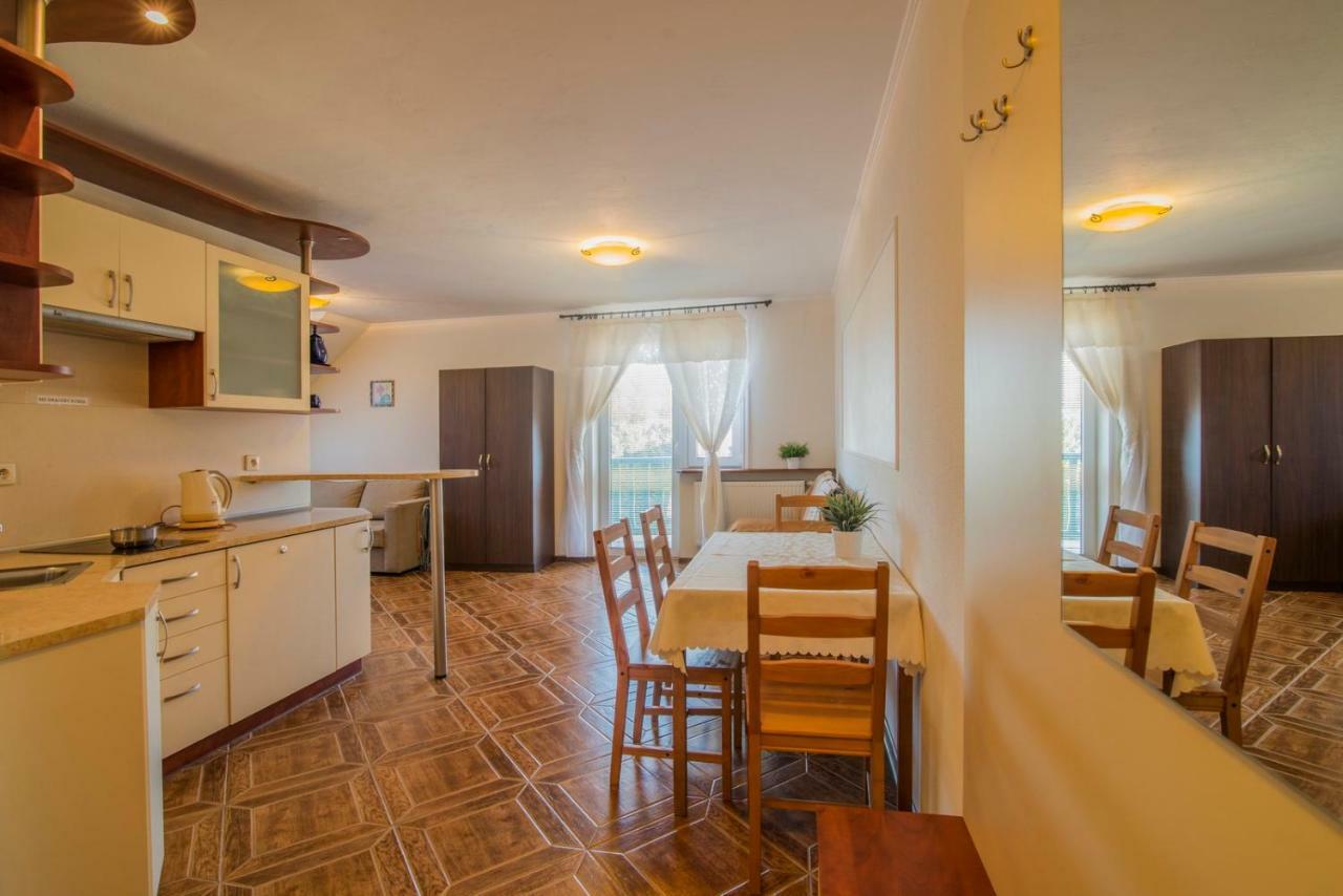 Pionow Rodzinne Apartamenty Urocza 10 Krynica Morska Exterior photo